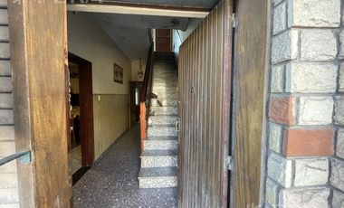 Venta casa 5 ambientes con cochera en Wilde