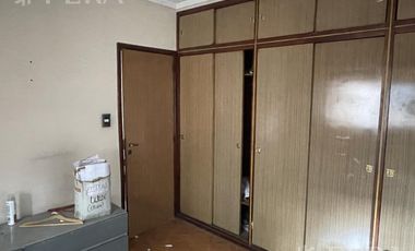 Venta casa 5 ambientes con cochera en Wilde