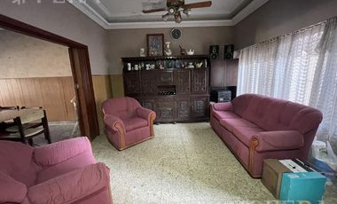 Venta casa 5 ambientes con cochera en Wilde