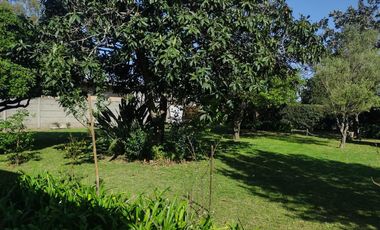 Casa en  venta City Bell 2 dormitorios   casa huéspedes 1 dormitorio lote 2500 m2