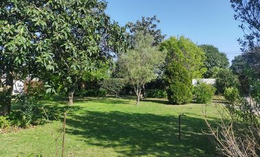 Casa en  venta City Bell 2 dormitorios   casa huéspedes 1 dormitorio lote 2500 m2