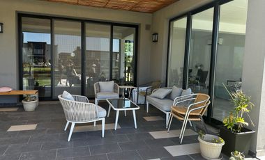 Casa en Venta con renta a la Laguna Barrio Islas El Canton A Estrenar