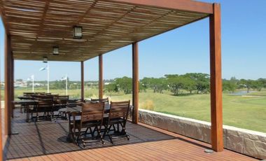 Casa en Venta con renta a la Laguna Barrio Islas El Canton A Estrenar