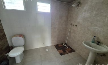 Venta casa 2 ambientes con jardin en El pato