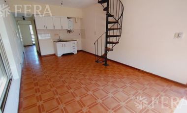 Venta PH 4 ambientes con balcón en Villa Dominico