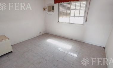Venta PH 4 ambientes con balcón en Villa Dominico