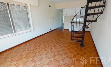 Venta PH 4 ambientes con balcón en Villa Dominico