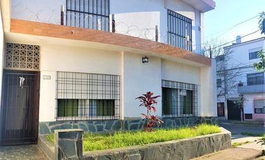 CASA 5 AMB - VENTA - Santos Lugares