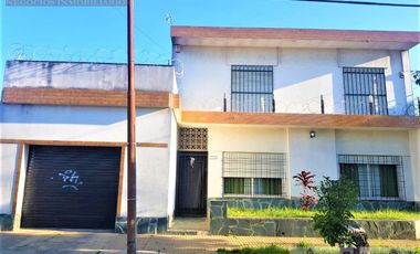 CASA 5 AMB - VENTA - Santos Lugares