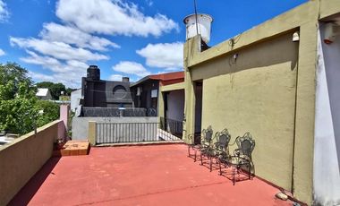 CASA 5 AMB - VENTA - Santos Lugares