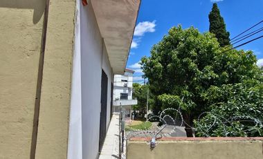 CASA 5 AMB - VENTA - Santos Lugares