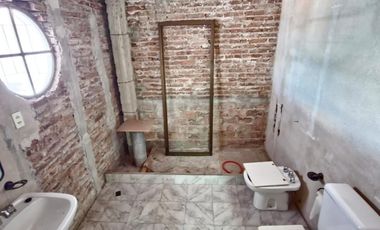 CASA 5 AMB - VENTA - Santos Lugares