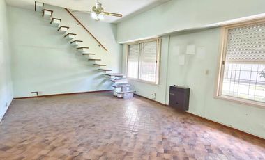 CASA 5 AMB - VENTA - Santos Lugares