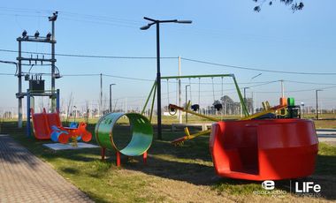 EcoPueblo Alvear - Todos los servicios - Terreno Comercial sobre avenida