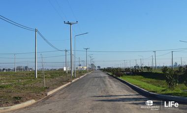 EcoPueblo Alvear - Todos los servicios - Terreno Comercial sobre avenida