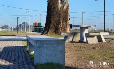 EcoPueblo Alvear - Todos los servicios - Terreno Comercial sobre avenida