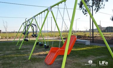 EcoPueblo Alvear - Todos los servicios - Terreno Comercial sobre avenida