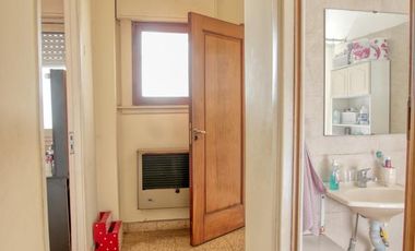 Venta en block, dos PH al fondo - Olivos