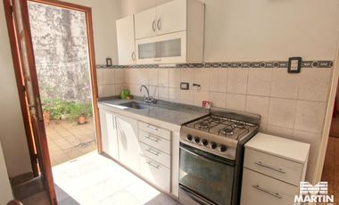 Venta en block, dos PH al fondo - Olivos