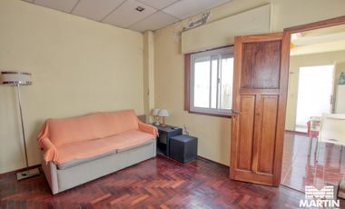 Venta en block, dos PH al fondo - Olivos