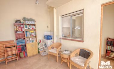 Venta en block, dos PH al fondo - Olivos