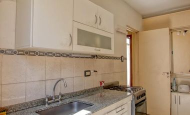 Venta en block, dos PH al fondo - Olivos