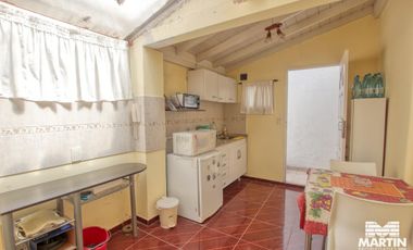 Venta en block, dos PH al fondo - Olivos