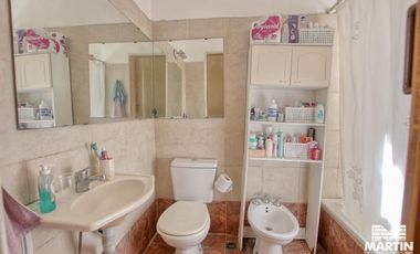 Venta en block, dos PH al fondo - Olivos