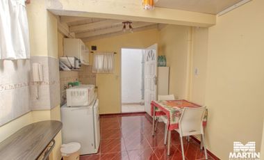 Venta en block, dos PH al fondo - Olivos