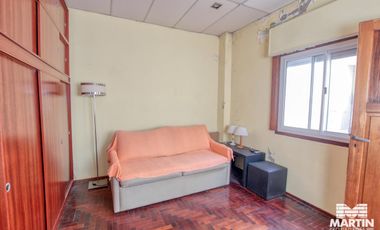 Venta en block, dos PH al fondo - Olivos