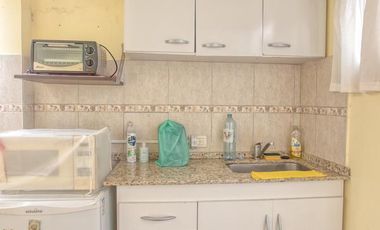 Venta en block, dos PH al fondo - Olivos