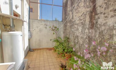 Venta en block, dos PH al fondo - Olivos