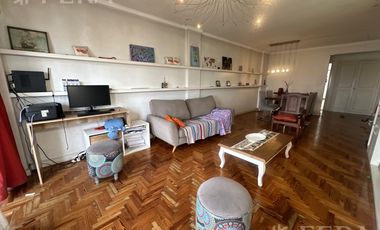 Venta departamento 5 ambientes con balcón y baulera en Avellaneda