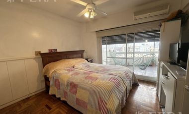 Venta departamento 5 ambientes con balcón y baulera en Avellaneda