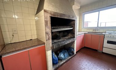 Venta departamento 5 ambientes con balcón y baulera en Avellaneda