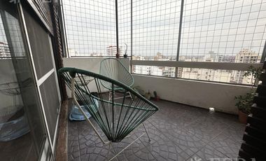 Venta departamento 5 ambientes con balcón y baulera en Avellaneda