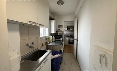 Venta departamento 5 ambientes con balcón y baulera en Avellaneda