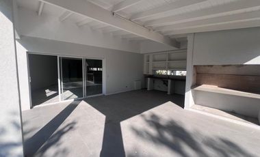 Casa en Venta Haras Santa Maria-Desarrollada en 1 planta-4 Dormitorios-Seguridad-Colegio-Deportes