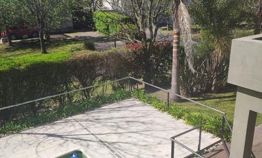 Casa en Club de Campo Abril