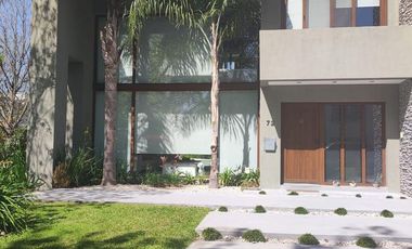 Casa en Club de Campo Abril