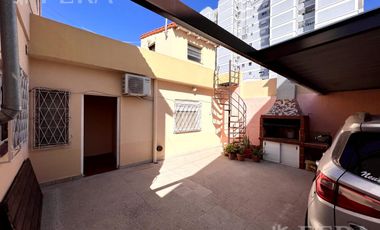 Venta casa 4 ambientes con cochera en Wilde