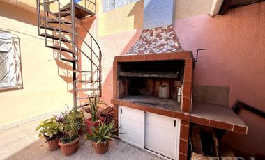 Venta casa 4 ambientes con cochera en Wilde