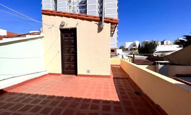 Venta casa 4 ambientes con cochera en Wilde