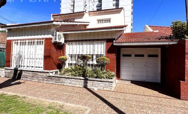 Venta casa 4 ambientes con cochera en Wilde