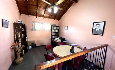 Venta casa 4 ambientes con cochera en Wilde