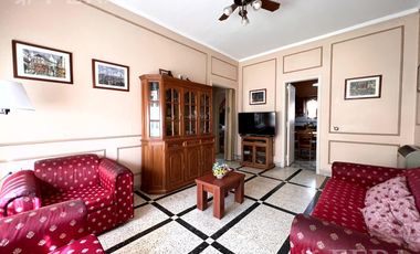 Venta casa 4 ambientes con cochera en Wilde