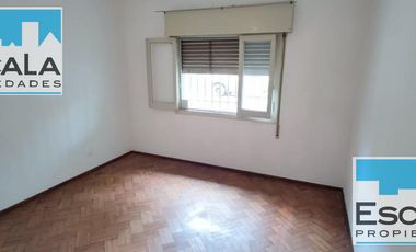 CASA DE DOS DORMITORIOS CON PATIO