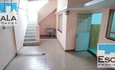 CASA DE DOS DORMITORIOS CON PATIO