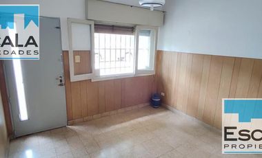 CASA DE DOS DORMITORIOS CON PATIO