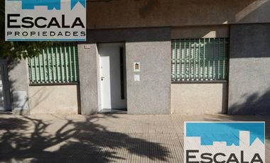 CASA DE DOS DORMITORIOS CON PATIO